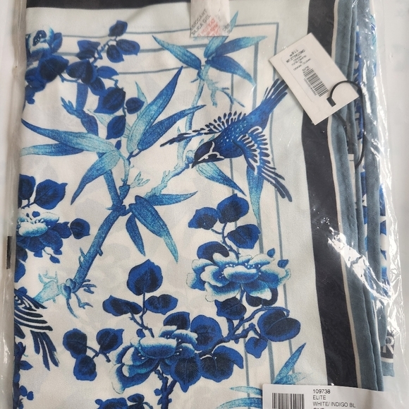 Aritzia elite large silk scarf white and indigo - Picture 2 of 5